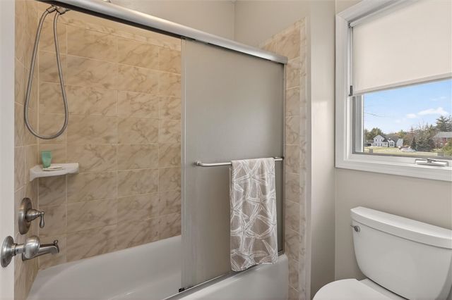 45 Woodleaf, Henrietta, NY 14534