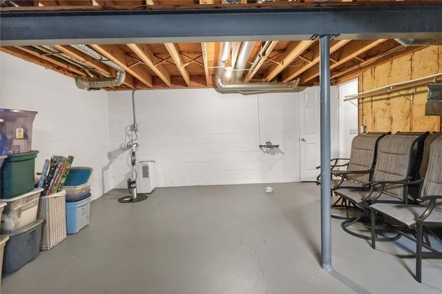 45 Woodleaf, Henrietta, NY 14534