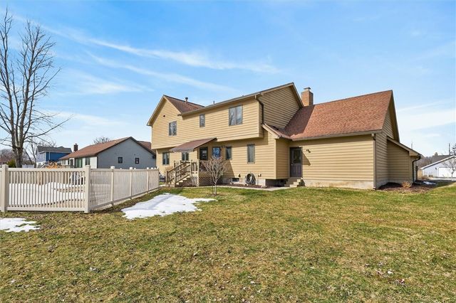 45 Woodleaf, Henrietta, NY 14534