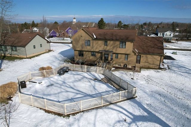 45 Woodleaf, Henrietta, NY 14534