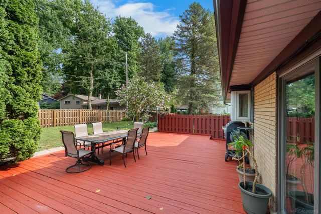 53346 Ruann Drive, Shelby Twp, MI 48316