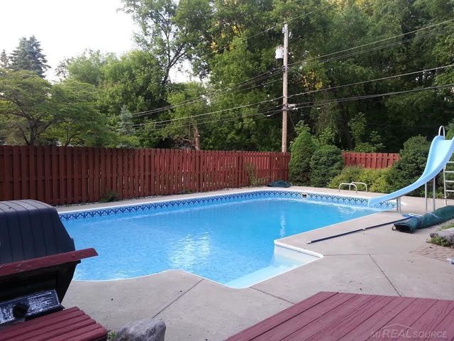 53346 Ruann Drive, Shelby Twp, MI 48316