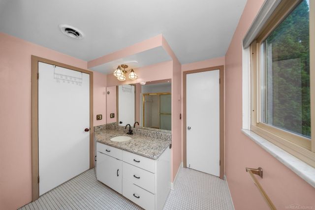 53346 Ruann Drive, Shelby Twp, MI 48316