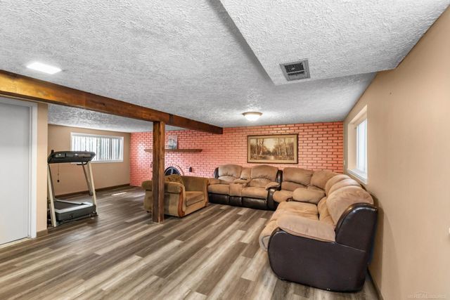 53346 Ruann Drive, Shelby Twp, MI 48316
