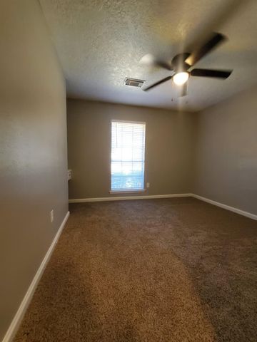 2010 S Palm Court, Pasadena, TX 77502
