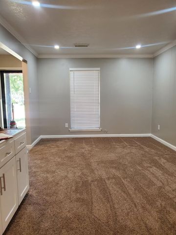 2010 S Palm Court, Pasadena, TX 77502