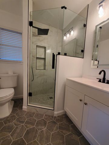 2010 S Palm Court, Pasadena, TX 77502