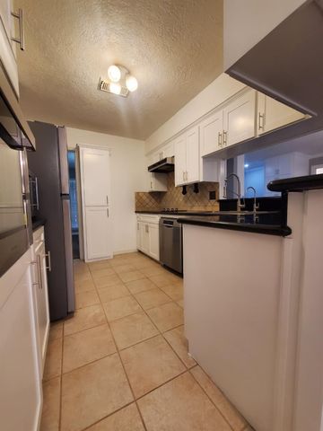 2010 S Palm Court, Pasadena, TX 77502