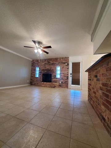 2010 S Palm Court, Pasadena, TX 77502