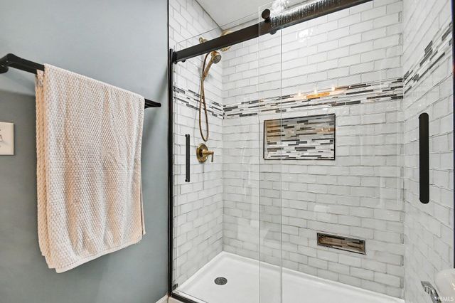 23129 Rumford Drive, South Bend, IN 46628