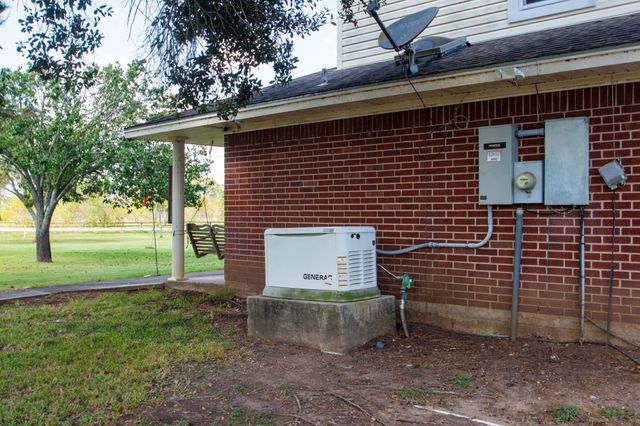 3625 County Road 36, Angleton, TX 77515