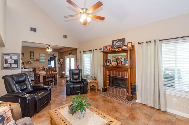 3625 County Road 36, Angleton, TX 77515