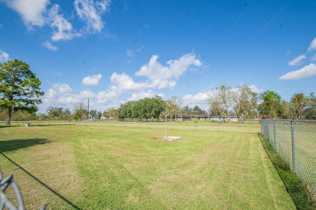 3625 County Road 36, Angleton, TX 77515