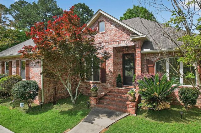 32 Pine Meadow Loop, Hattiesburg, MS 39402