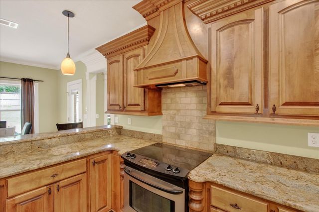 32 Pine Meadow Loop, Hattiesburg, MS 39402
