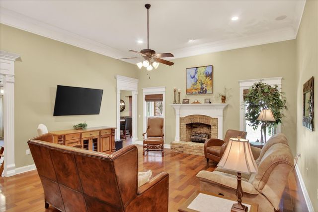 32 Pine Meadow Loop, Hattiesburg, MS 39402