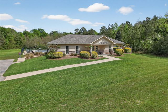 32 Pine Meadow Loop, Hattiesburg, MS 39402