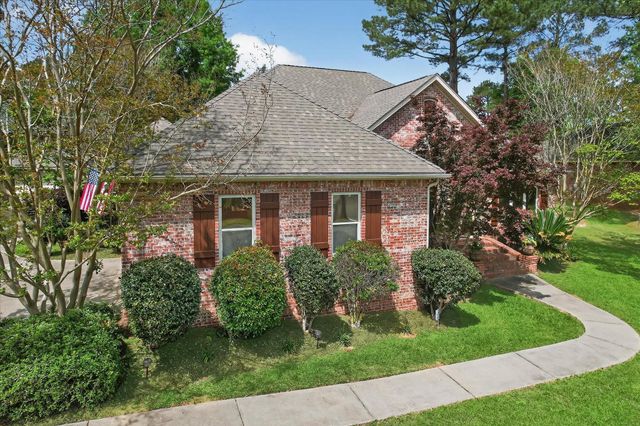 32 Pine Meadow Loop, Hattiesburg, MS 39402