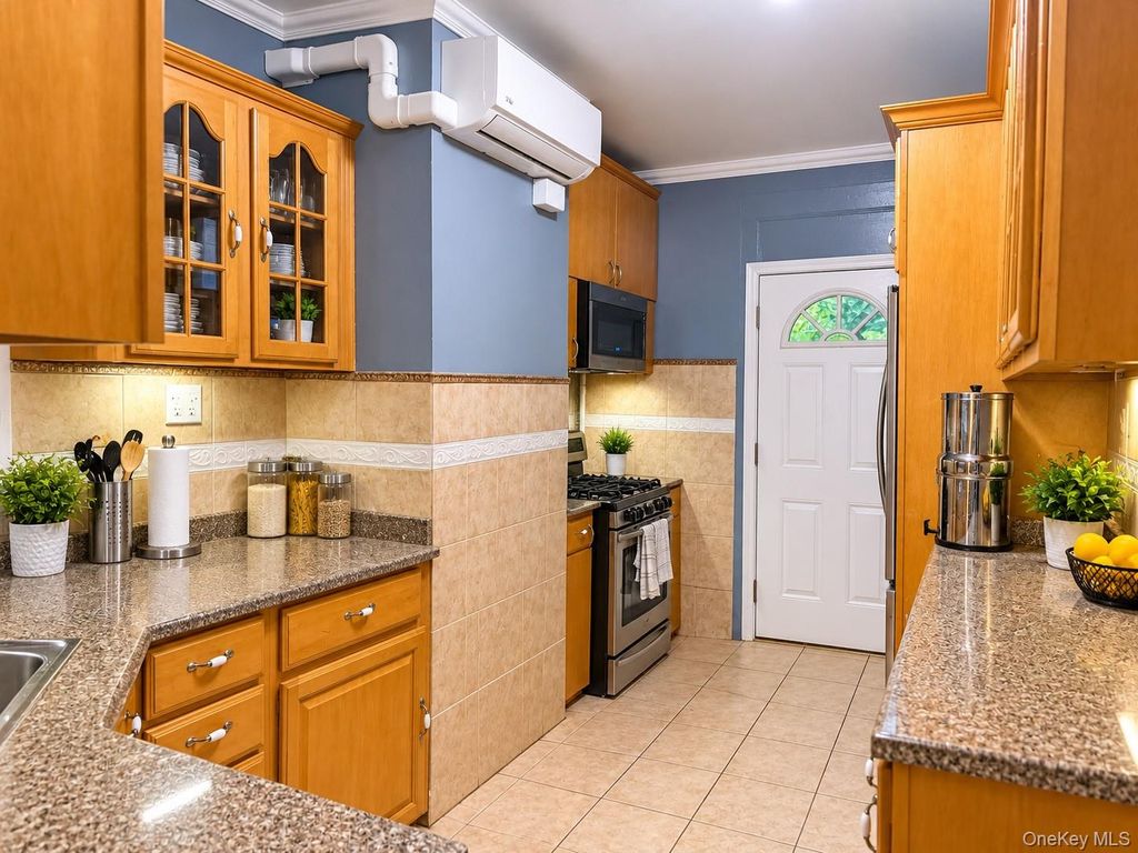 732 E 223rd Street, Bronx, NY 10466 — photo 3