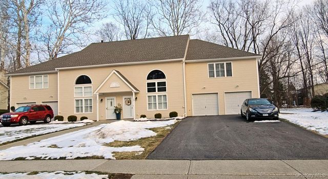 15 Village Cove 15, Warwick, NY 10990