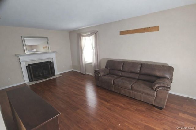 15 Village Cove 15, Warwick, NY 10990