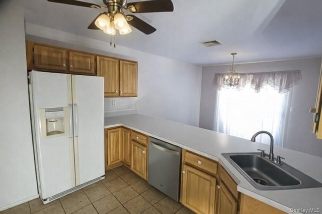 15 Village Cove 15, Warwick, NY 10990