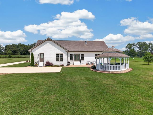 146 Camargo Rd, Fayetteville, TN 37334