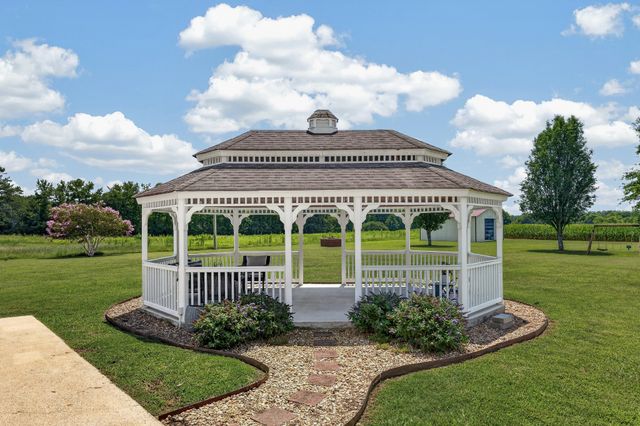 146 Camargo Rd, Fayetteville, TN 37334