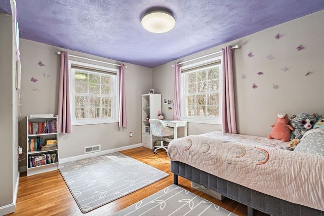 7 Pecos Circle, Chelmsford, MA 01824
