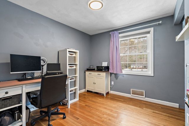 7 Pecos Circle, Chelmsford, MA 01824