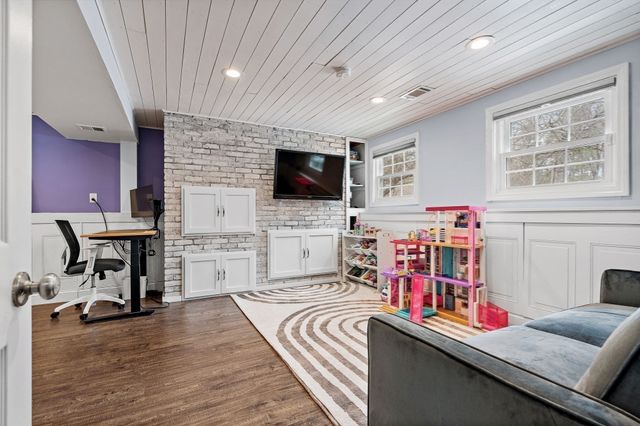7 Pecos Circle, Chelmsford, MA 01824