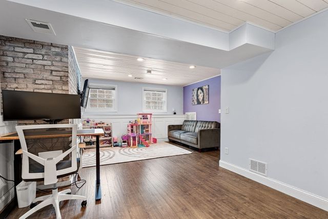 7 Pecos Circle, Chelmsford, MA 01824
