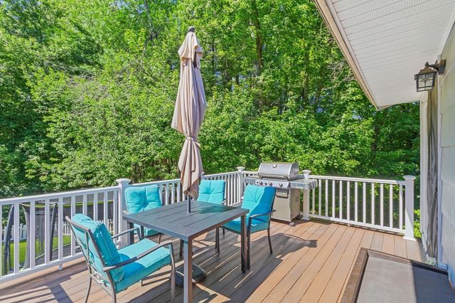 7 Pecos Circle, Chelmsford, MA 01824