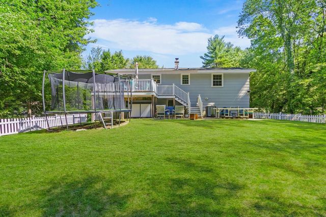 7 Pecos Circle, Chelmsford, MA 01824