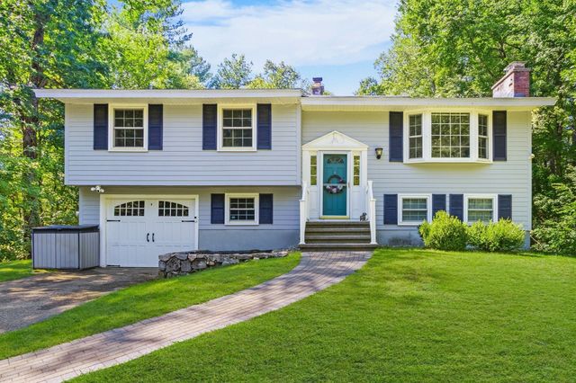 7 Pecos Circle, Chelmsford, MA 01824