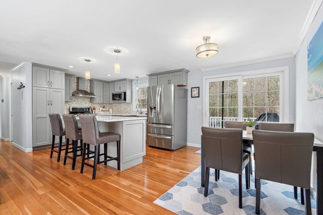 7 Pecos Circle, Chelmsford, MA 01824