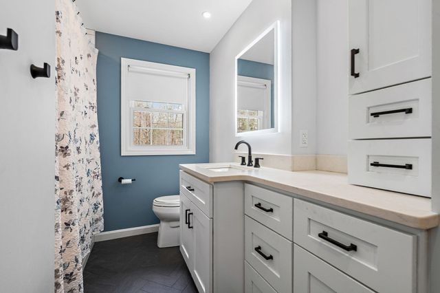 7 Pecos Circle, Chelmsford, MA 01824