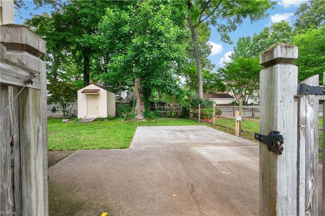 1213 Lakeford PL, Chesapeake, VA 23322