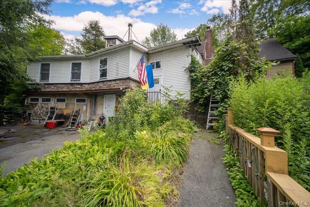 2 Couzines Road, Woodbourne, NY 12788