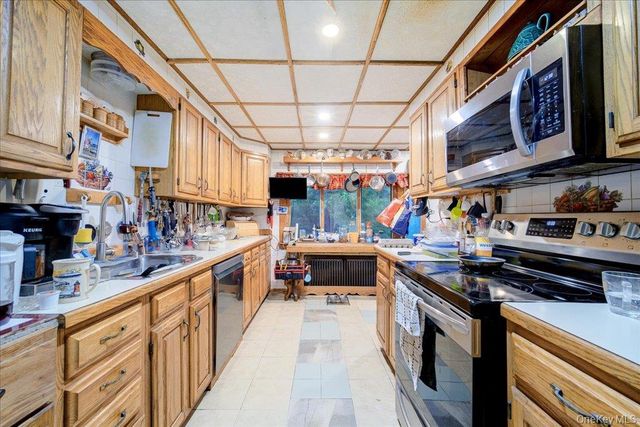 2 Couzines Road, Woodbourne, NY 12788