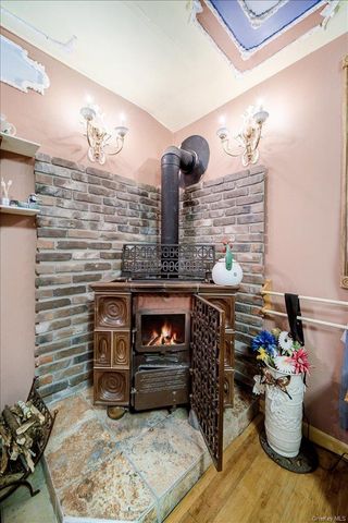 2 Couzines Road, Woodbourne, NY 12788