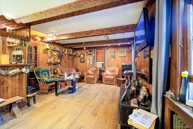 2 Couzines Road, Woodbourne, NY 12788