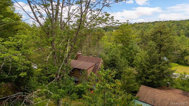 2 Couzines Road, Woodbourne, NY 12788