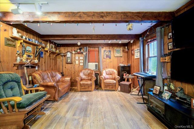 2 Couzines Road, Woodbourne, NY 12788