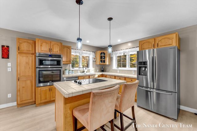 1020 Brookway Court, Norton Shores, MI 49441