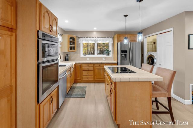 1020 Brookway Court, Norton Shores, MI 49441