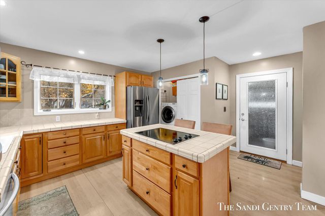 1020 Brookway Court, Norton Shores, MI 49441