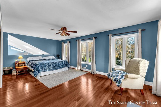 1020 Brookway Court, Norton Shores, MI 49441