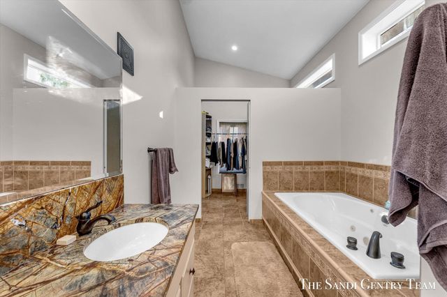 1020 Brookway Court, Norton Shores, MI 49441