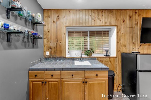 1020 Brookway Court, Norton Shores, MI 49441